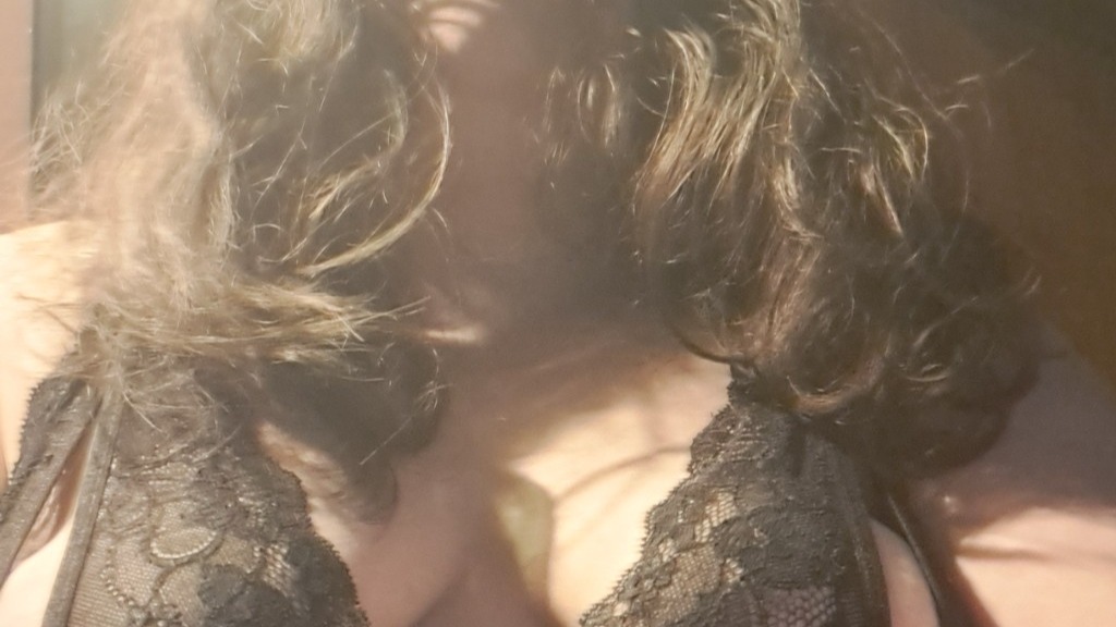 Online Livesex met Alexi32
