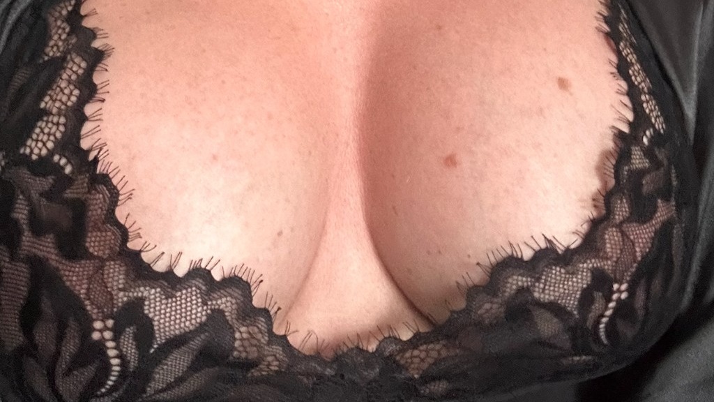 Online Livesex met Curiouz84