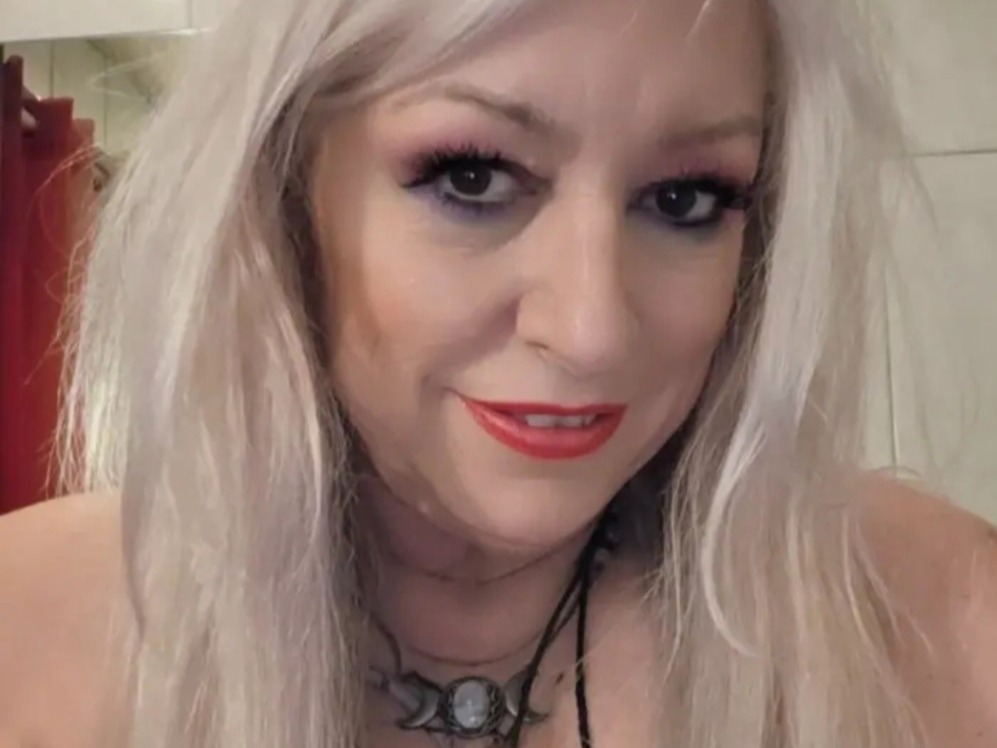 Online Livesex met KateDDModel