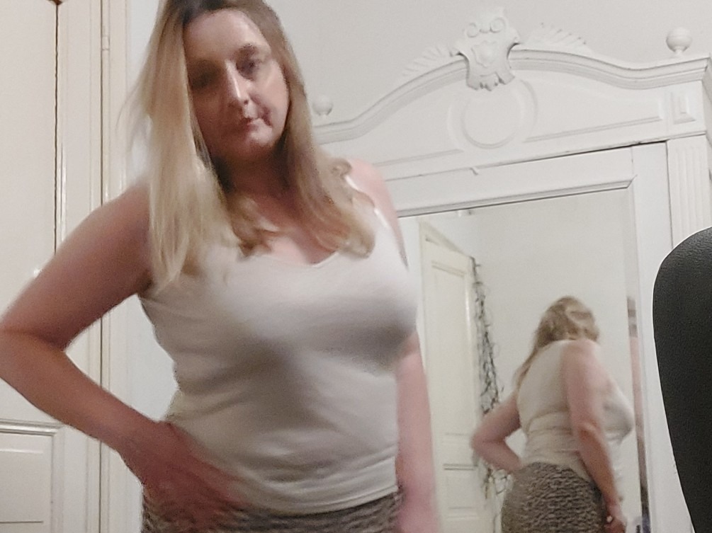 Online Livesex met helena77