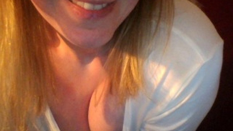 Livesex met sharon1906 uit Rotterdam