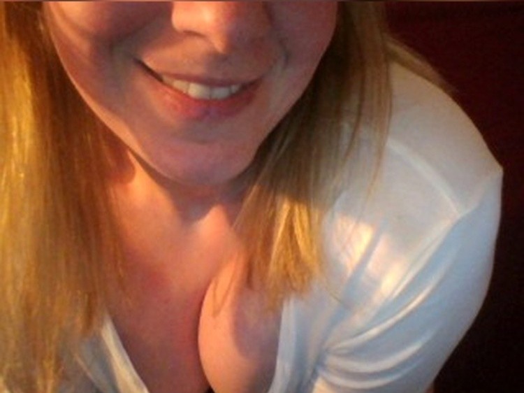 Livesex met sharon1906 uit Rotterdam