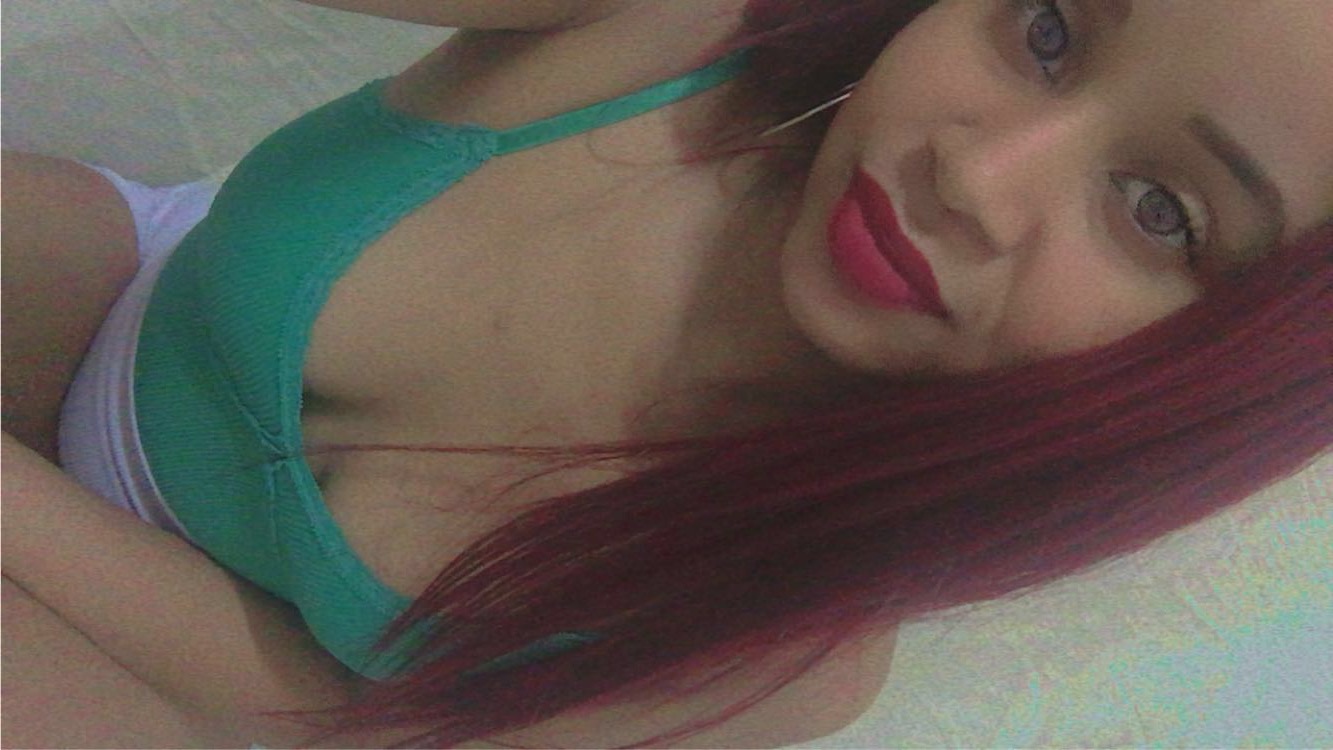 Online Livesex met GeileLatifa