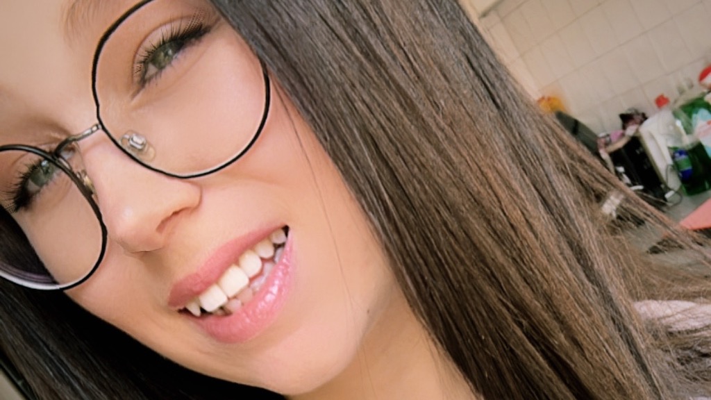 Online Livesex met Mona98