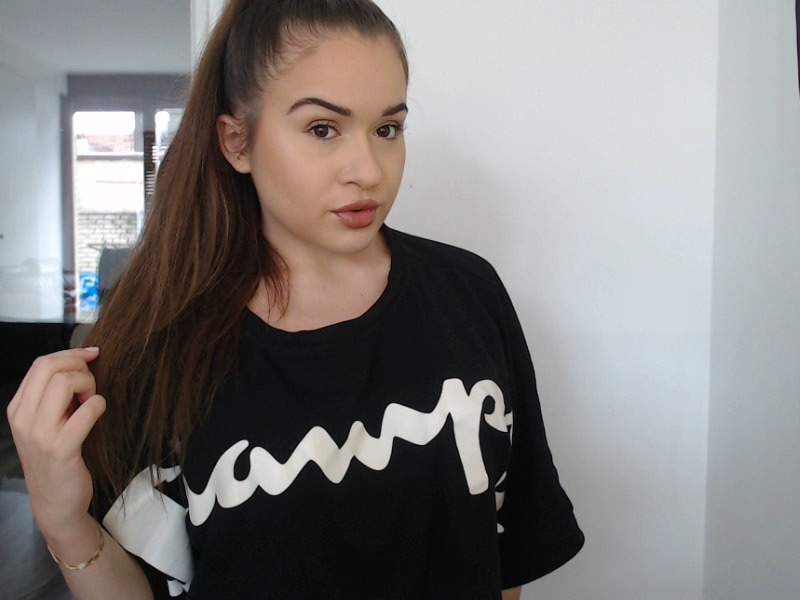 Online Livesex met avajade