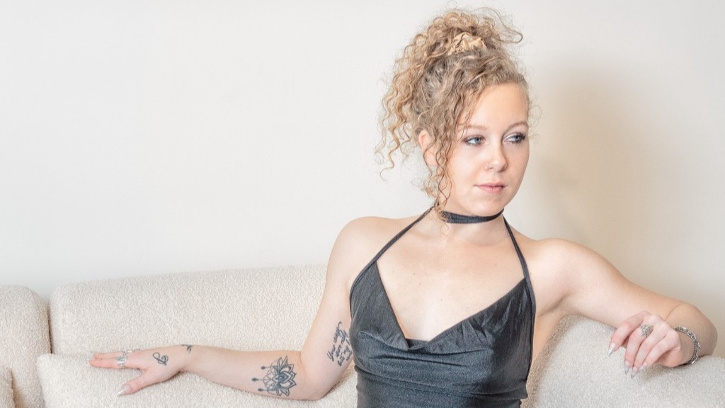 Online Livesex met curlygirl
