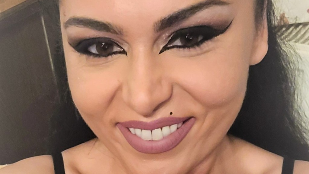 Online Livesex met exquisitedunya