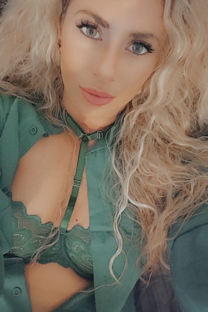 Online Livesex met hotlatifa1