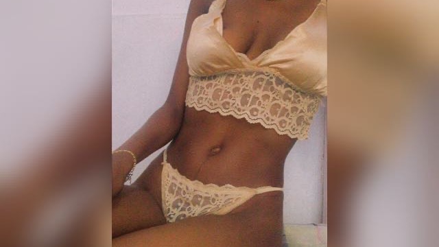 Livesex met meiske18 uit Rotterdam