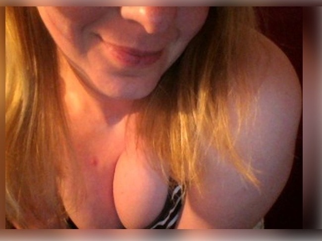 Livesex met sharon1906 van Rotterdam