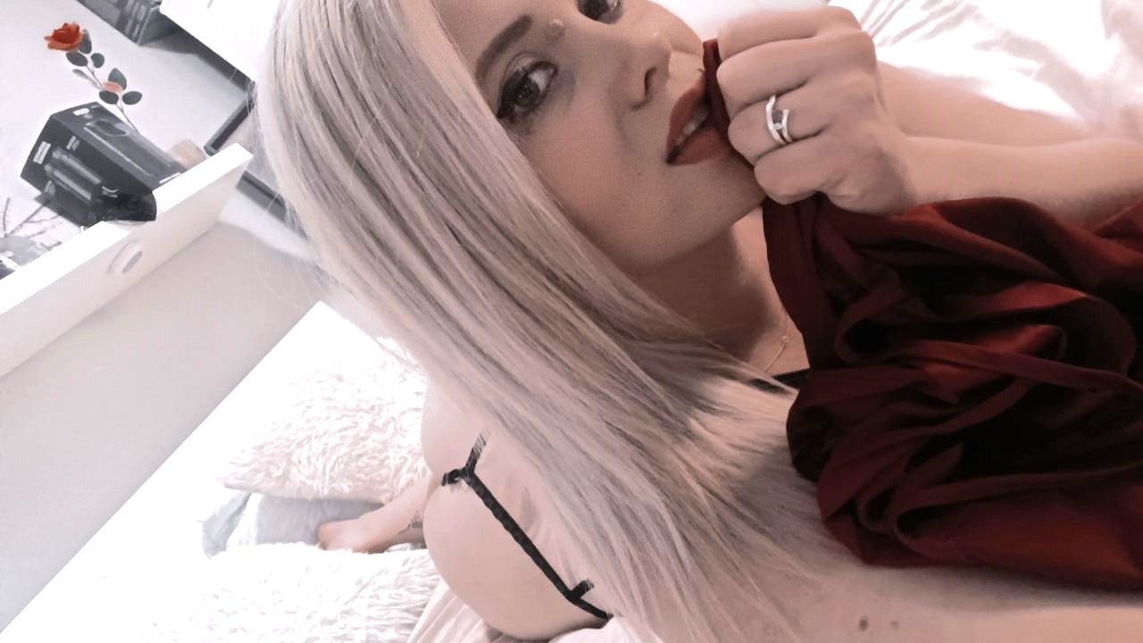 Online Livesex met yaira